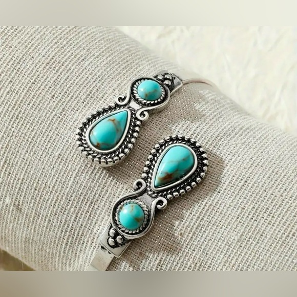 NEW women’s cuff bangle bracelet, silvery, faux turquoise stones, adjustable - Picture 2 of 3